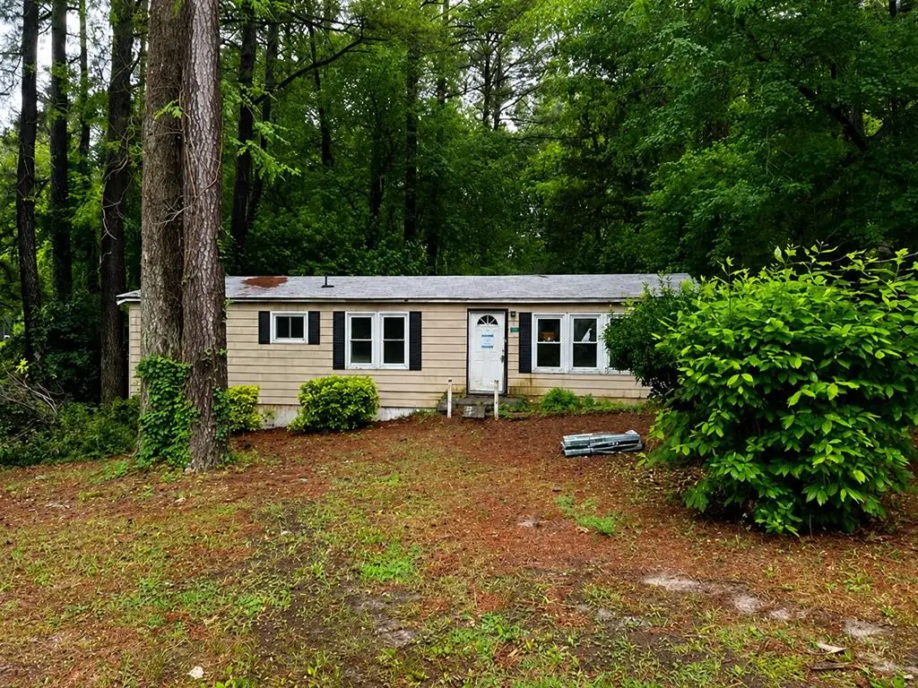 81 Wiggins Ave, Kilmarnock, VA 22482 - #1
