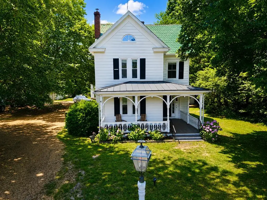 329 E Church Street, Kilmarnock, VA 22482 - #1