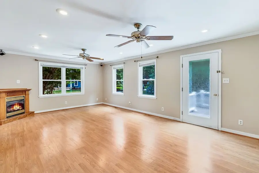 34 Oakland Street, Kilmarnock, VA 22482 - #3