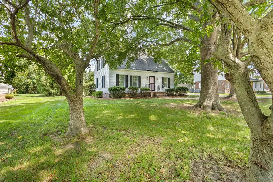 220 College Avenue, Warsaw, VA 22572 - #2