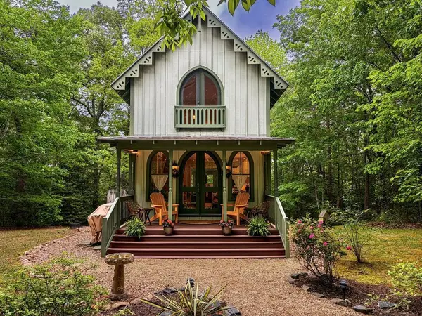 209 Broadway, , VA 22480