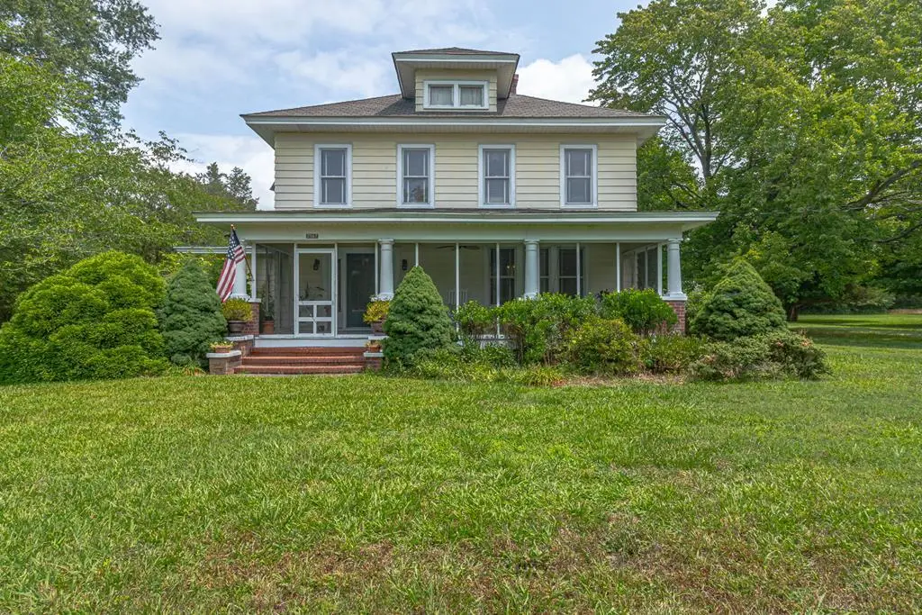 2567 New Point Comfort Hwy, Port Haywood, VA 23138 - #1