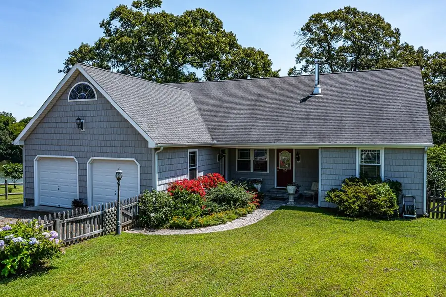 708 Queens Point Dr, Locust Hill, VA 23092 - #2