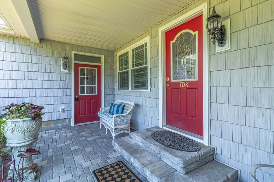708 Queens Point Dr, Locust Hill, VA 23092 - #3