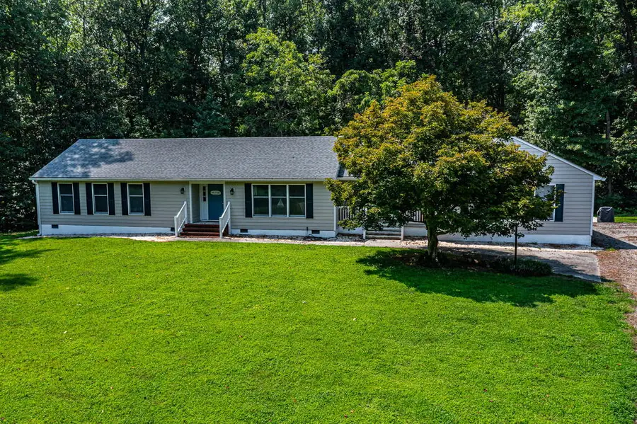 302 Hawthorne Ave, Kilmarnock, VA 22482 - #2