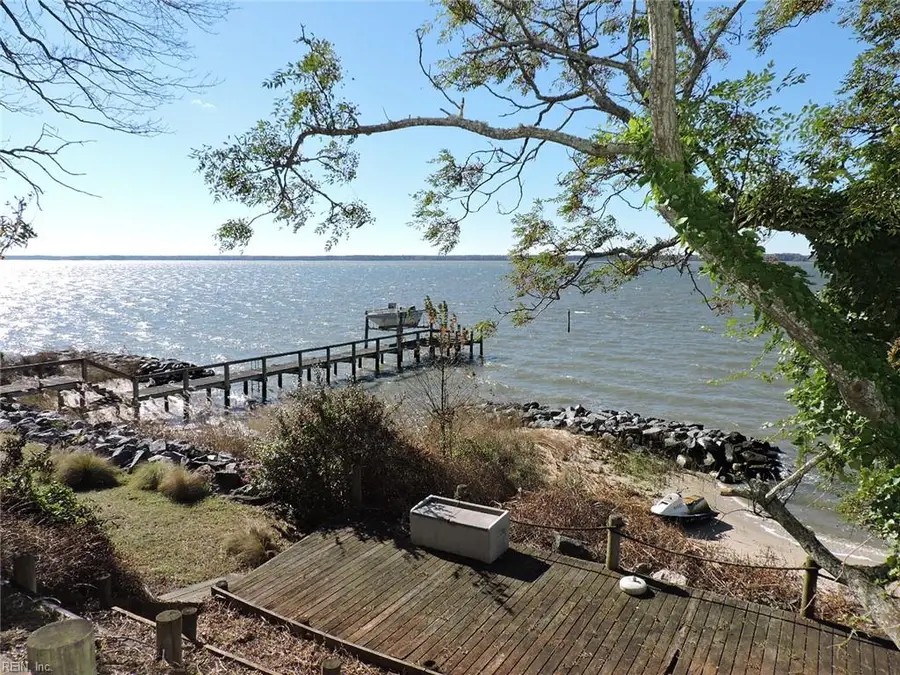 4498 Hermitage Lane, Gloucester, VA 23061 - Image #2