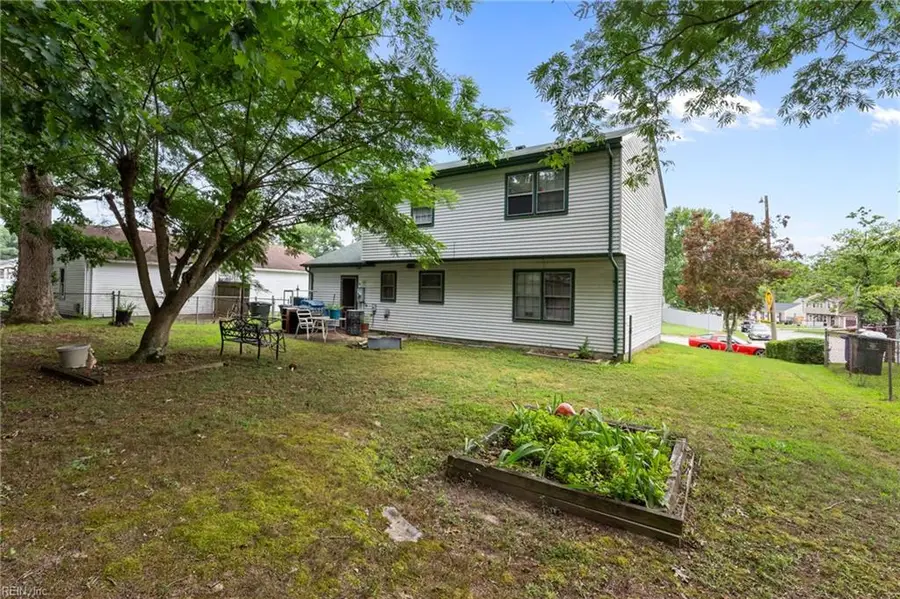 962 Red Oak Circle, Newport News, VA 23608 - Image #2