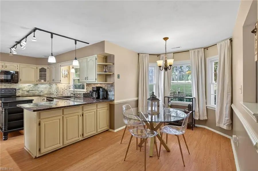 911 Edgewater Drive, Newport News, VA 23602 - Image #3