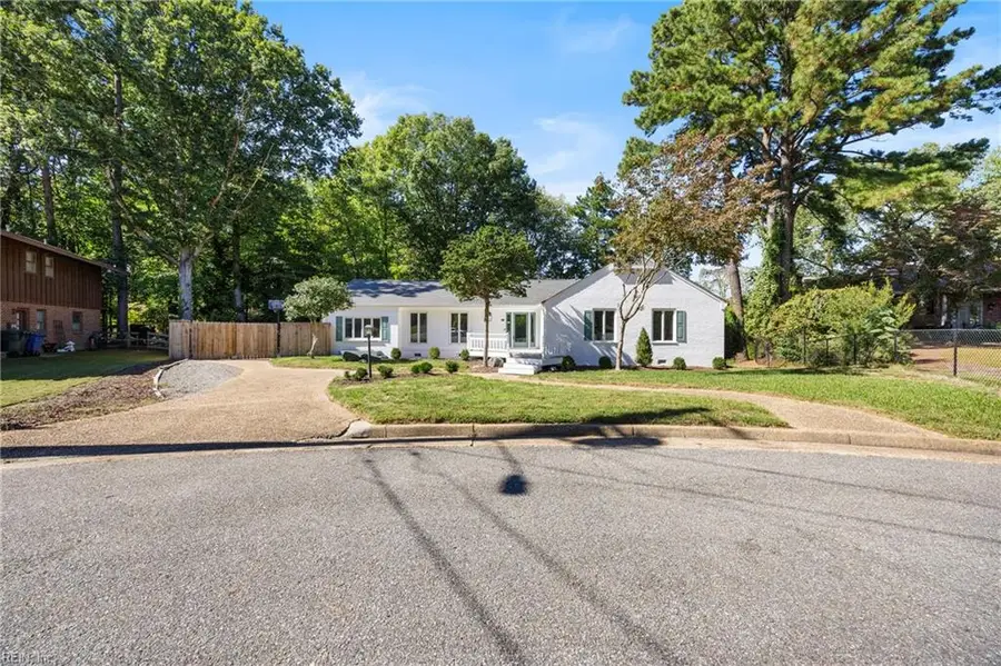 18 Hillcrest Drive, Newport News, VA 23606 - Image #2