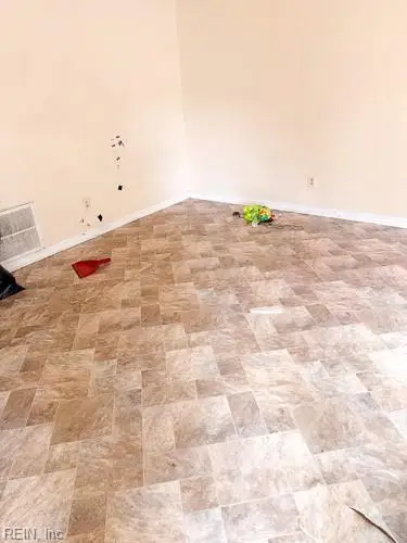 390 Susan Constant Drive, Newport News, VA 23608 - Image #3