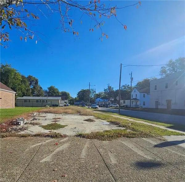 3200 Chestnut Avenue, Newport News, VA 23607