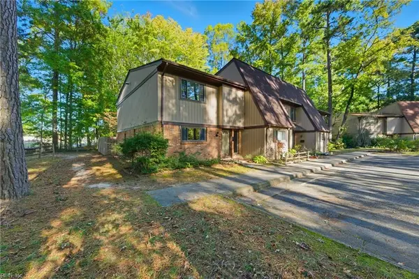 1001 Willow Green Drive, Newport News, VA 23602