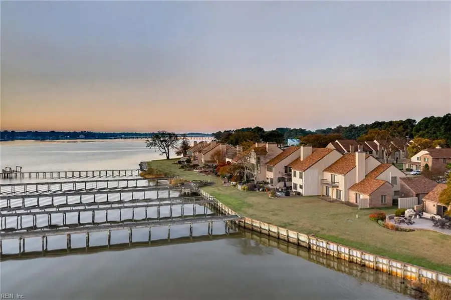 4285 Hatton Point Lane, Portsmouth, VA 23703 - Image #2