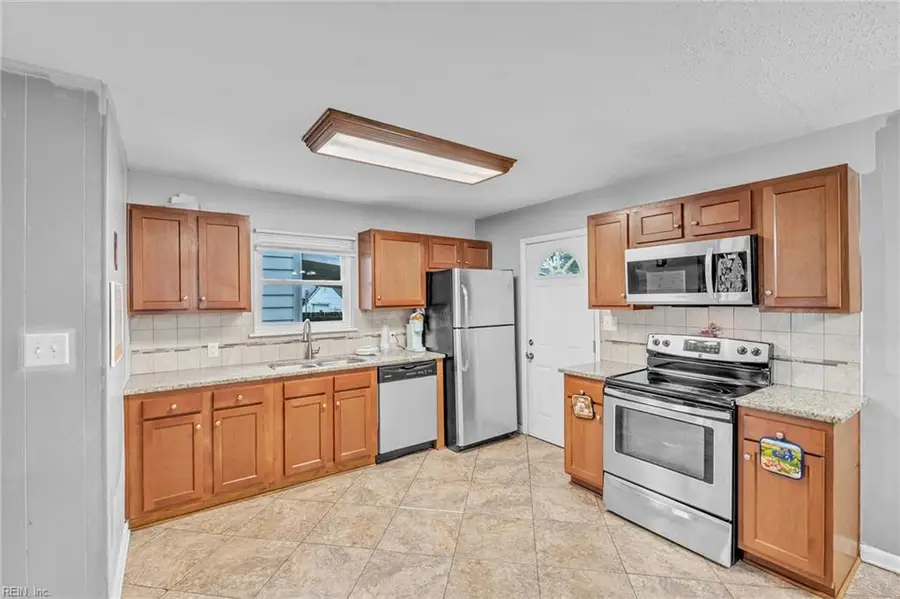 19 Bland Street, Hampton, VA 23669 - Image #3