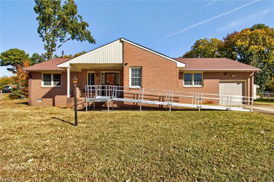 215 Woodbury Forrest Drive, Hampton, VA 23666 - Image #2