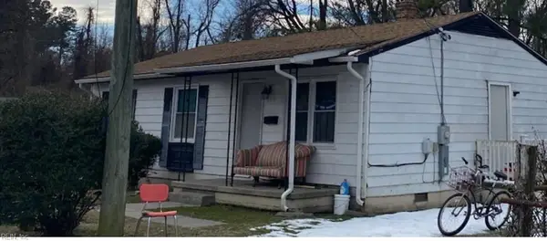 307 N West Avenue, Blackstone, VA 23824