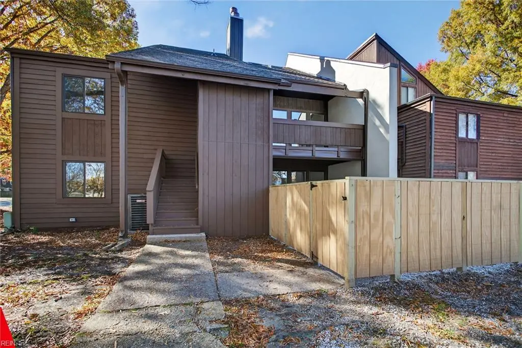 563 Ayrshire Way #E, Newport News, VA 23602 - Image #1