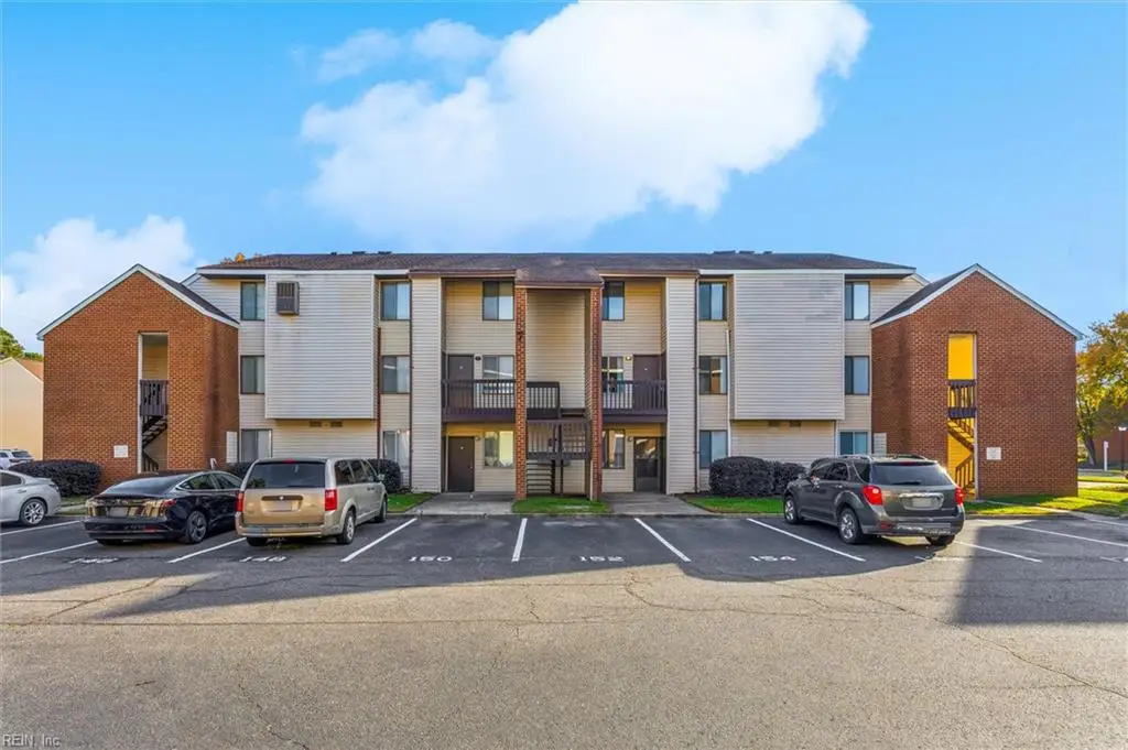 152 Pacific Drive, Hampton, VA 23666 - Image #1