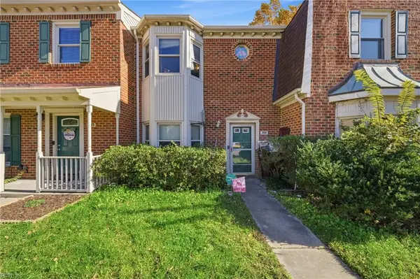 705 Creekside Crescent, Chesapeake, VA 23320