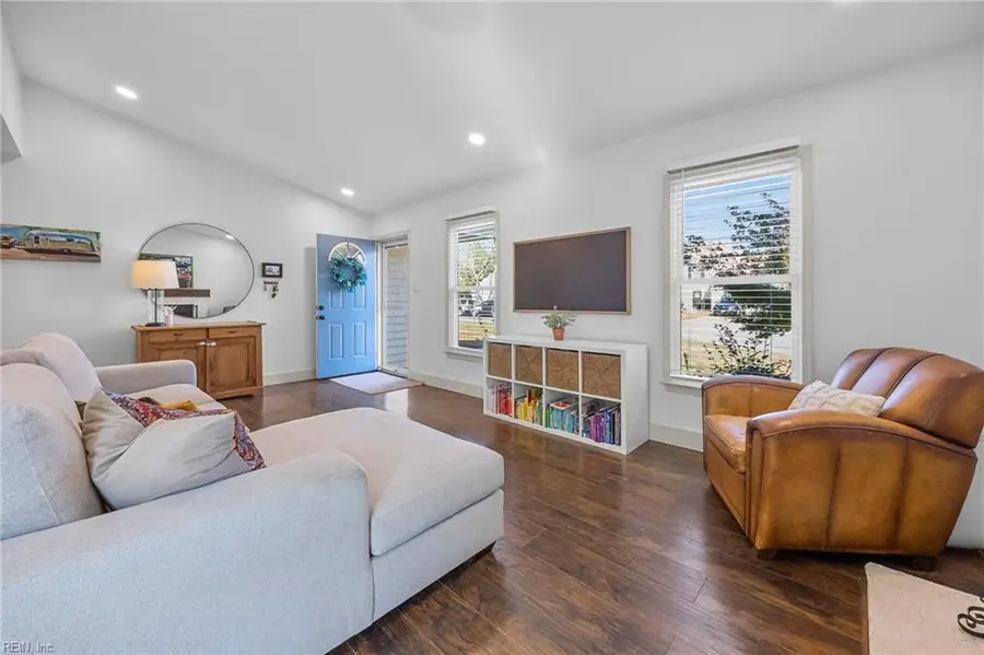 909 Nahant Court, Virginia Beach, VA 23454 - Image #2