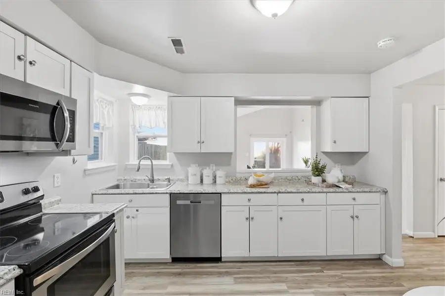 947 Fern Ridge Road, Virginia Beach, VA 23452 - Image #3