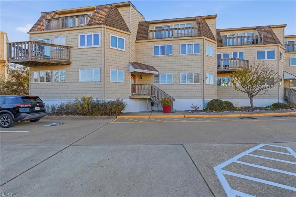 247 Lake Drive, Virginia Beach, VA 23451 - Image #1