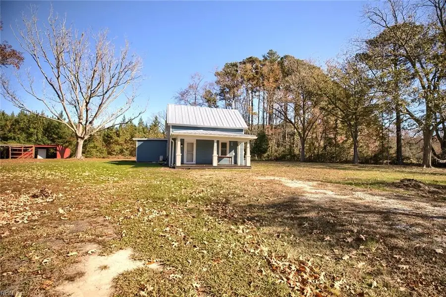 1055 Ridgefield Road, Mathews, VA 23109 - Image #3