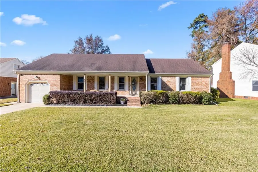 1024 Vineyard Drive, Chesapeake, VA 23322 - Image #2