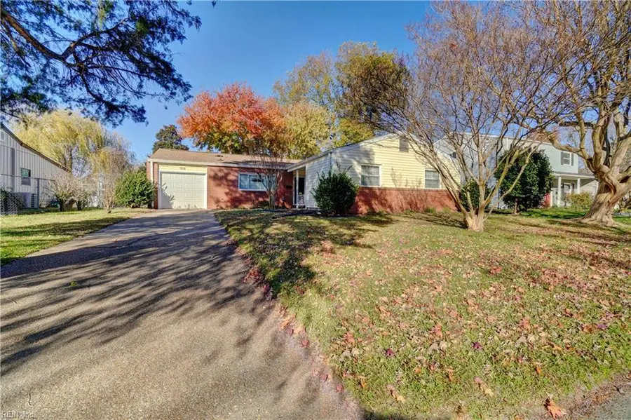 109 Deerfield Boulevard, Hampton, VA 23666 - Image #3