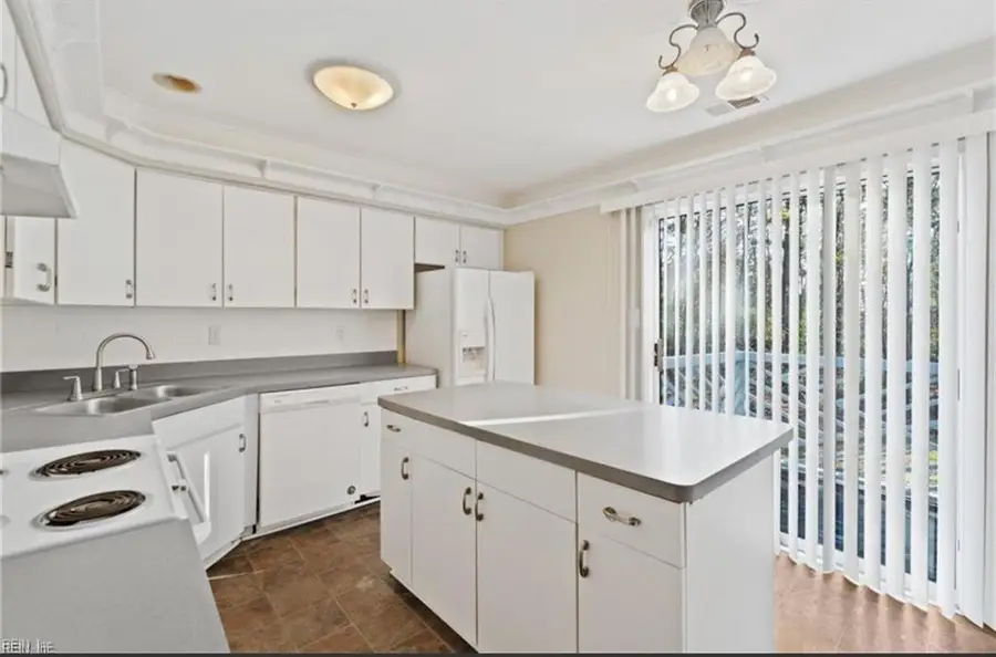 609 Sail Fish Quay, Chesapeake, VA 23320 - Image #3