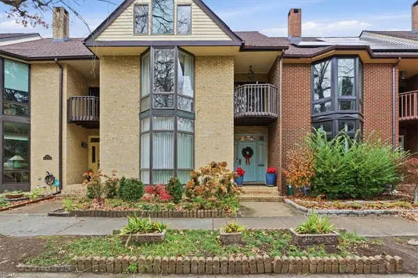 1221 Botetourt Gardens, Norfolk, VA 23517