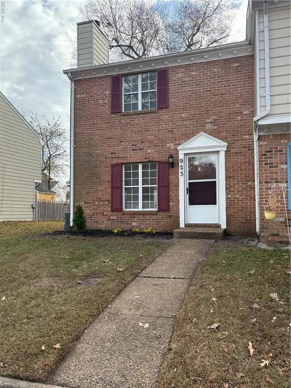 923 Captains Court, Chesapeake, VA 23320