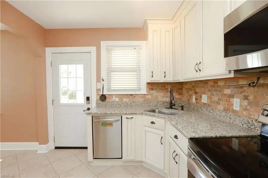 175 Commodore Drive, Norfolk, VA 23503 - Image #3