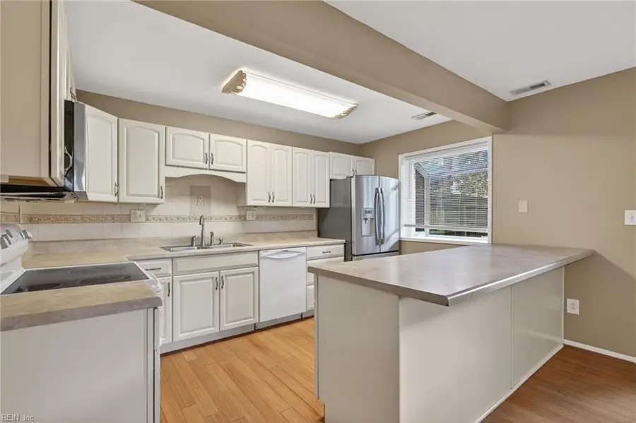 4058 Lake Ridge Circle, Virginia Beach, VA 23452 - Image #3