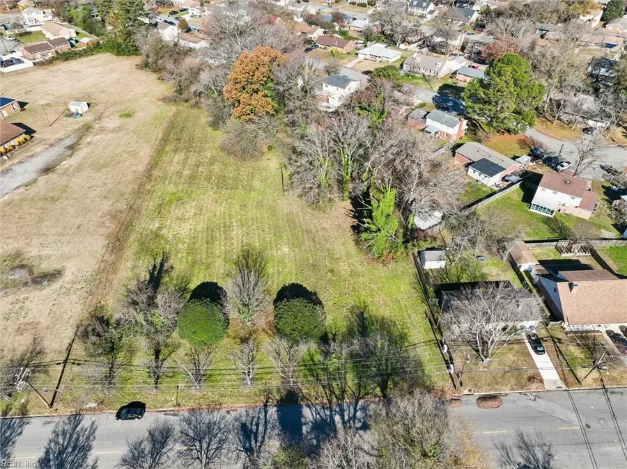 691 Dresden Drive, Newport News, VA 23601 - Image #2