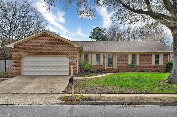 1537 Waterside Dr N, Chesapeake, VA 23320