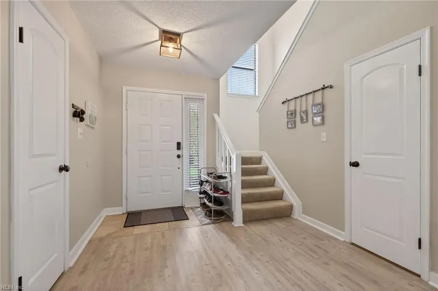 1512 Colonnade Drive, Virginia Beach, VA 23451 - Image #3