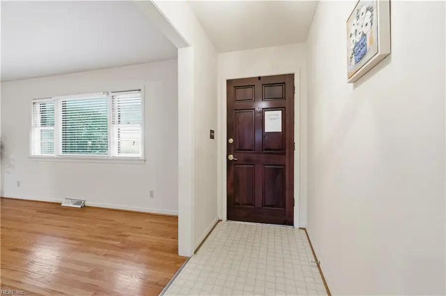 625 Pleasant Hall Drive, Virginia Beach, VA 23464 - Image #3