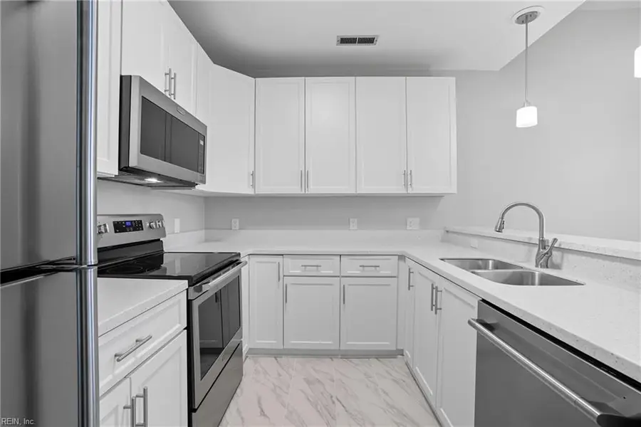 2524 Hidden Shores Drive #104, Virginia Beach, VA 23454 - Image #3