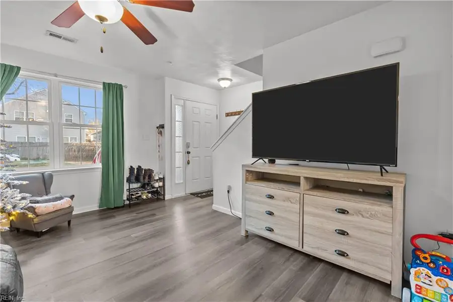 214 Douglas Avenue, Chesapeake, VA 23323 - Image #3