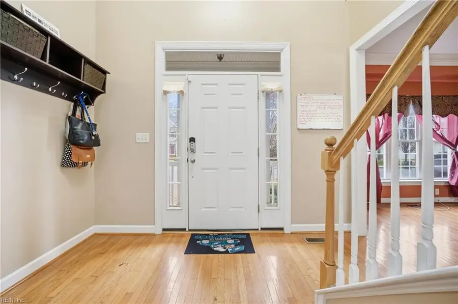 105 Overlook Point, Yorktown, VA 23693 - Image #3