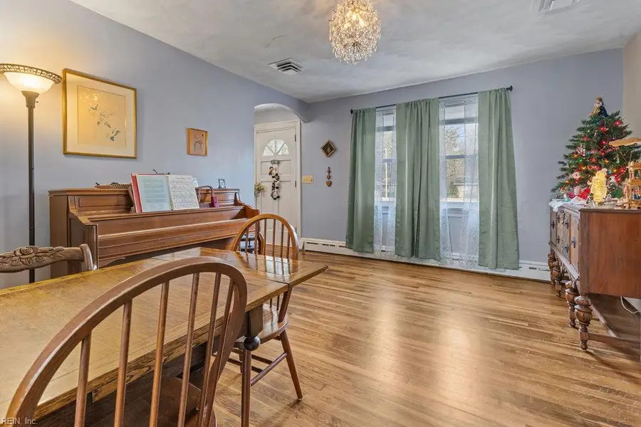 1121 Clay Street, Franklin, VA 23851 - Image #3