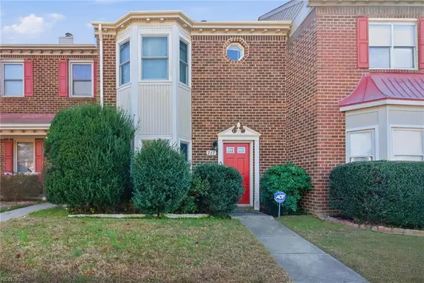 717 Creekside Crescent Crescent, Chesapeake, VA 23320