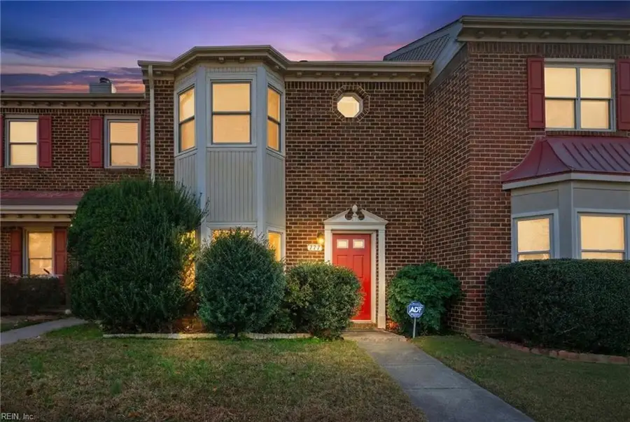 717 Creekside Crescent, Chesapeake, VA 23320 - Image #2