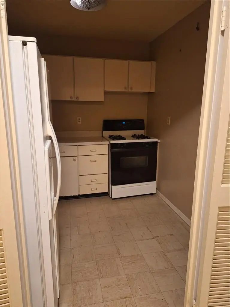 1 Crawford Parkway #1006, Portsmouth, VA 23704 - Image #3