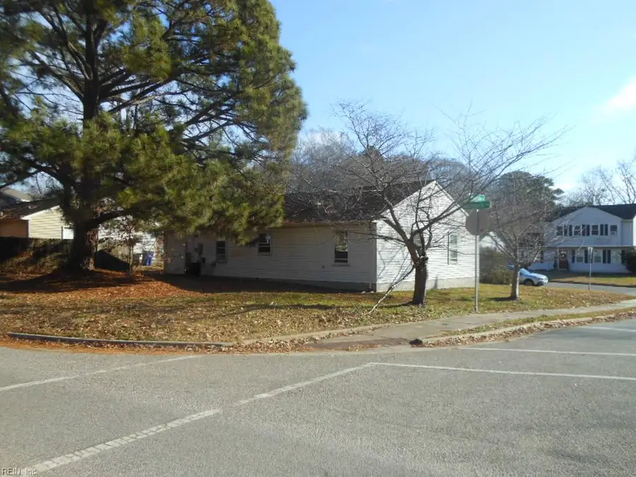 429 Aspen Drive, Newport News, VA 23608 - Image #3