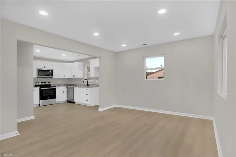 16209 Smithfield Heights Drive, Smithfield, VA 23430 - Image #2