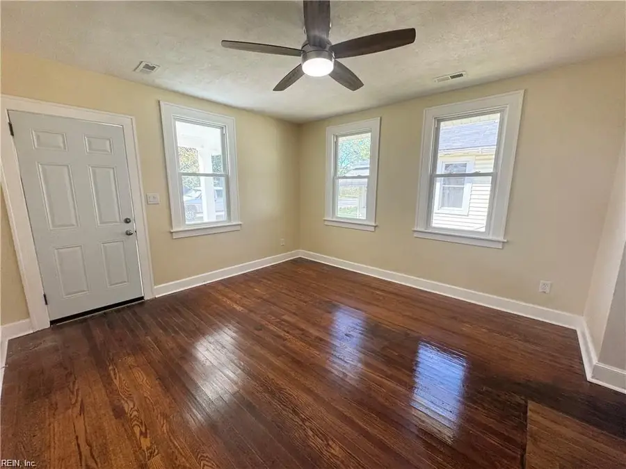 132 Ash Avenue, Newport News, VA 23607 - Image #2