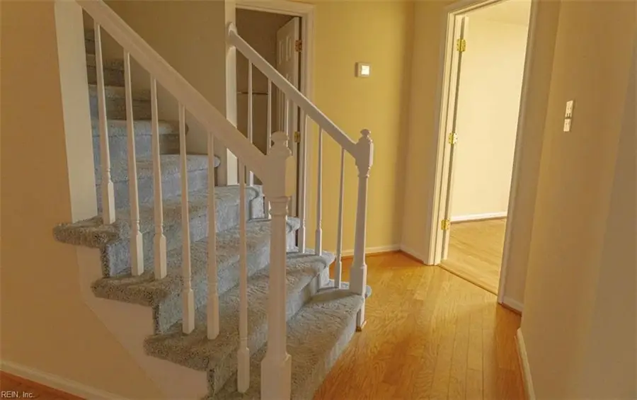 906 Holbrook Drive, Newport News, VA 23602 - Image #3