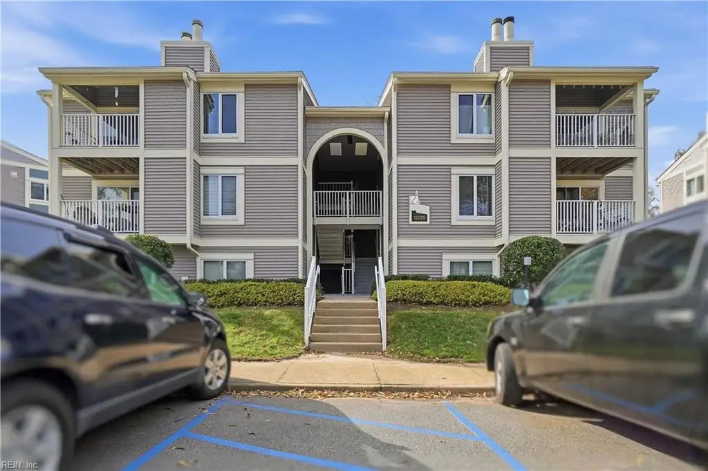 1009 Autumn Woods Lane #107, Virginia Beach, VA 23454 - Image #1